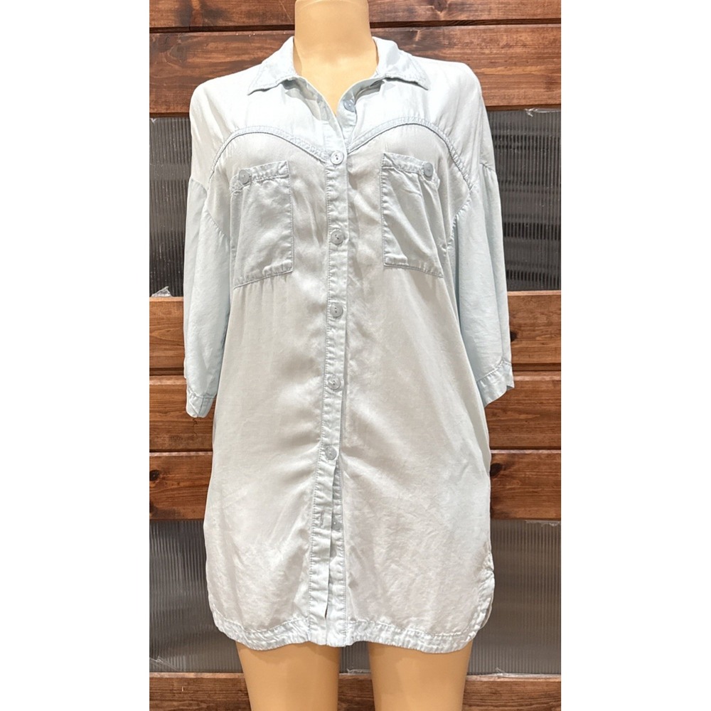 Women's Zara Short Sleeve Button Up Blouse Size XS Runs Bigger